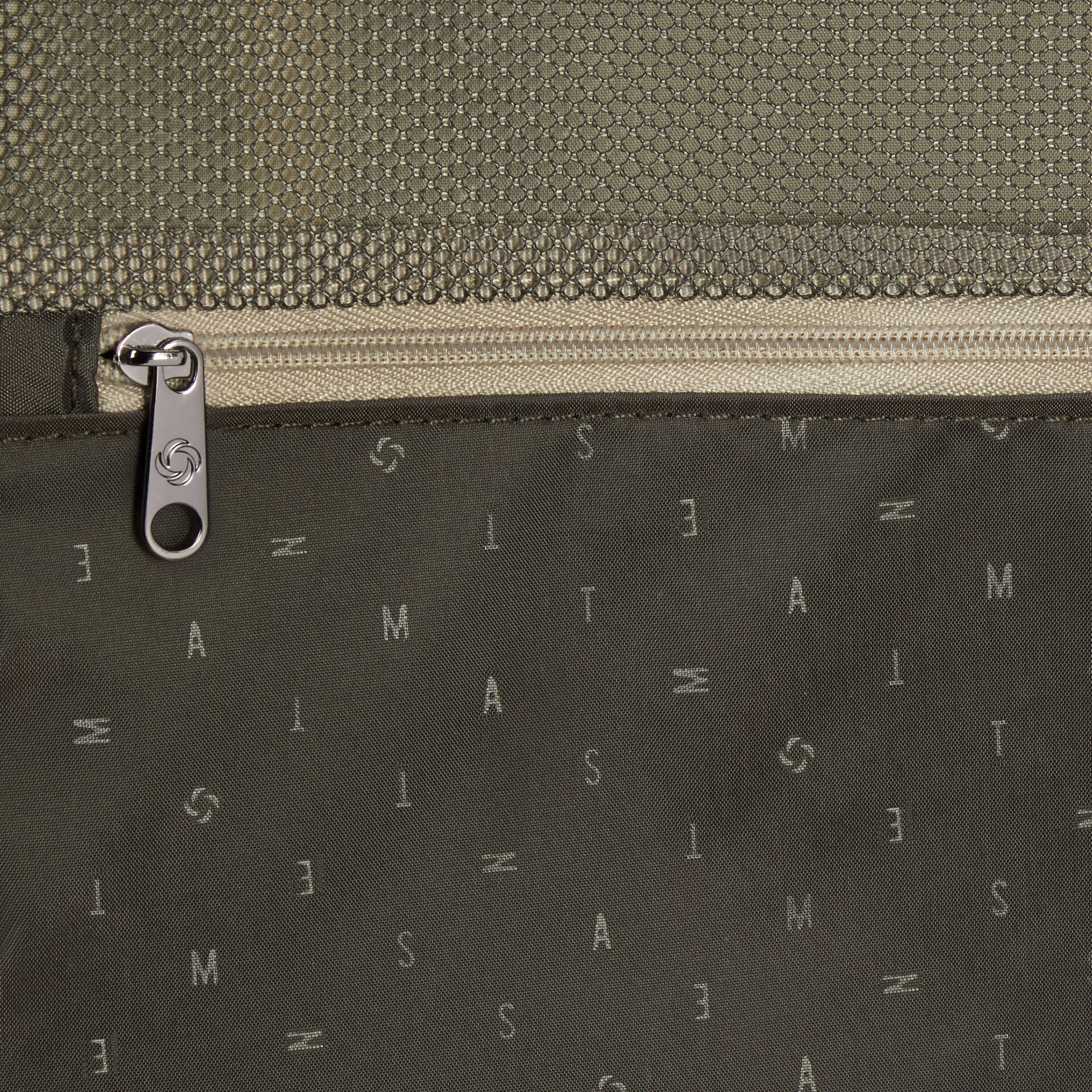 133625-4436_B359_INTERIORMATERIAL