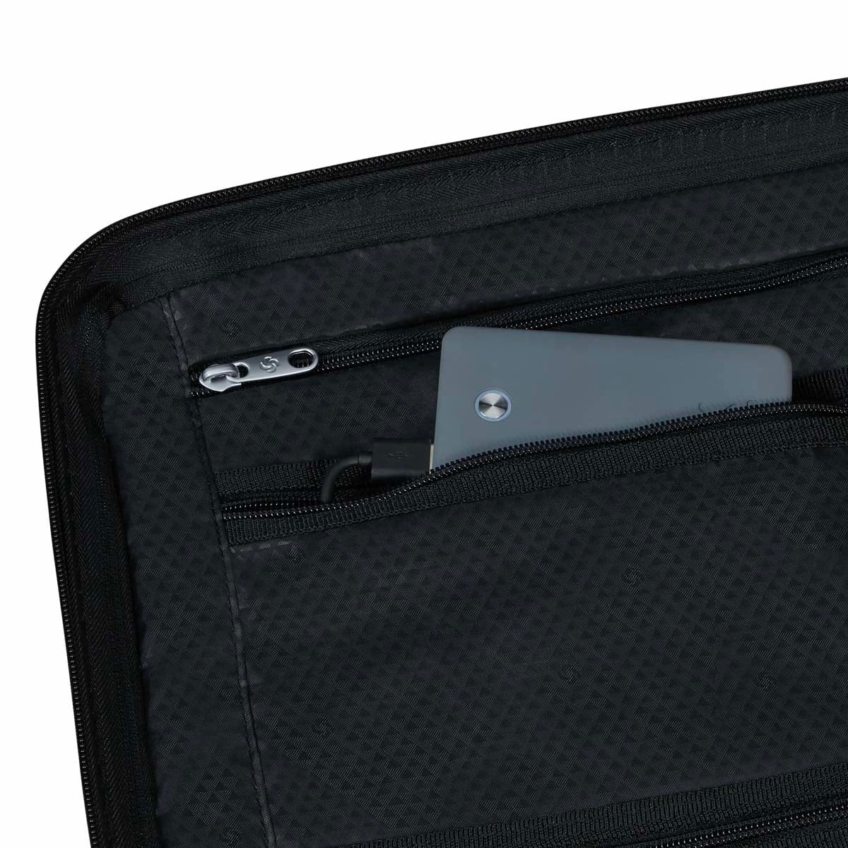 143108-7060_C491_INTERIORPOCKET