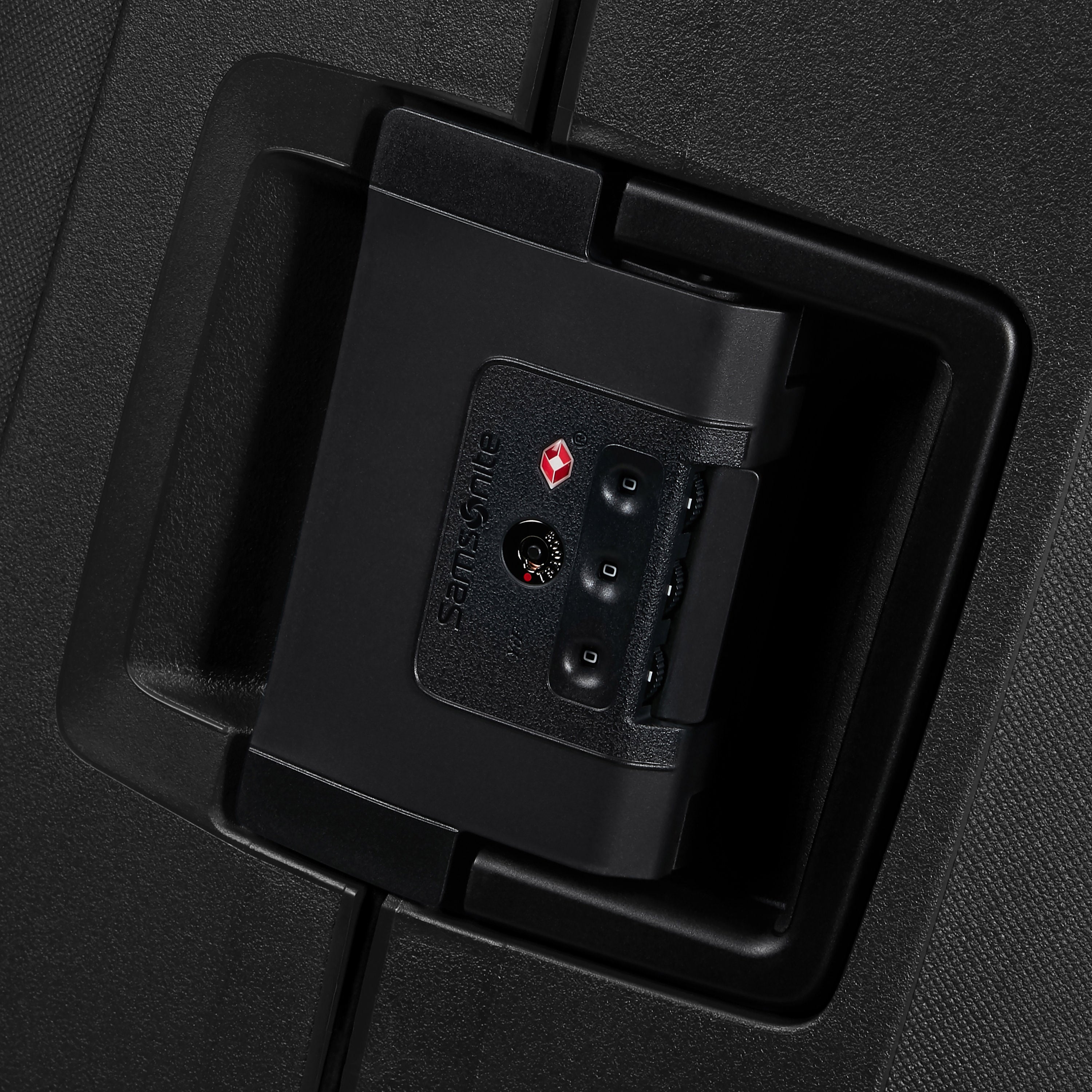 146911-1374_D140_LOCK