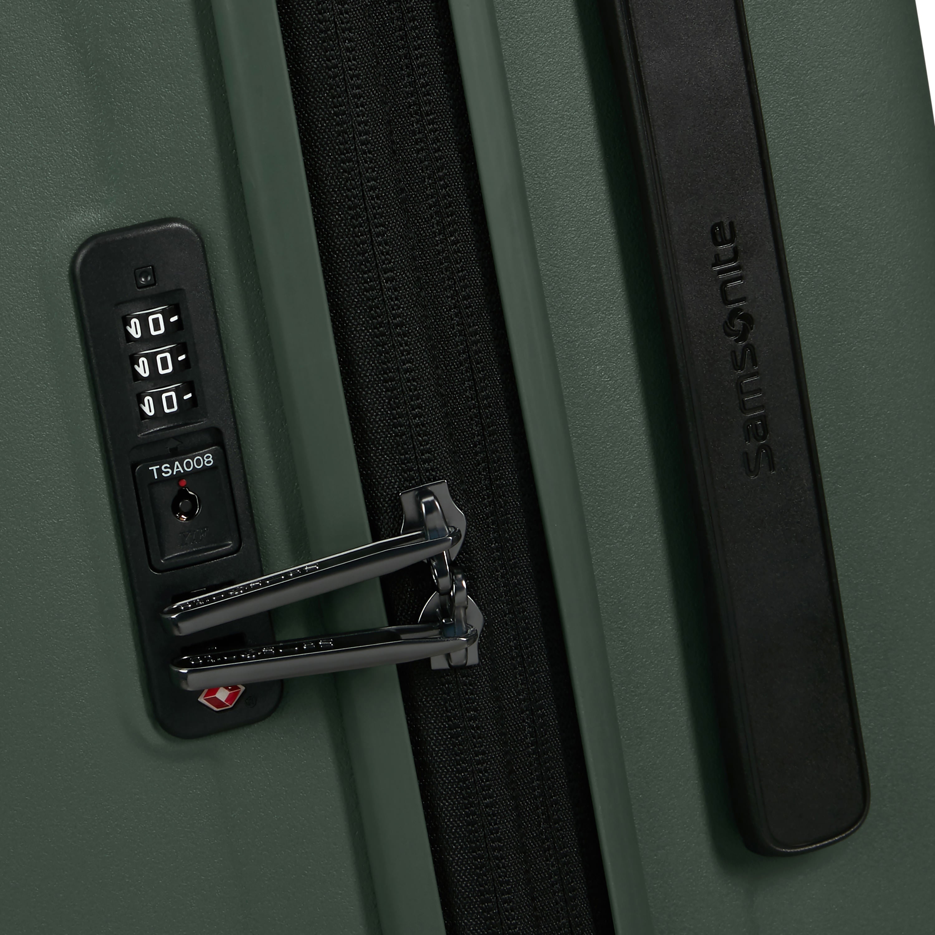 150706-1773_D744_LOCK