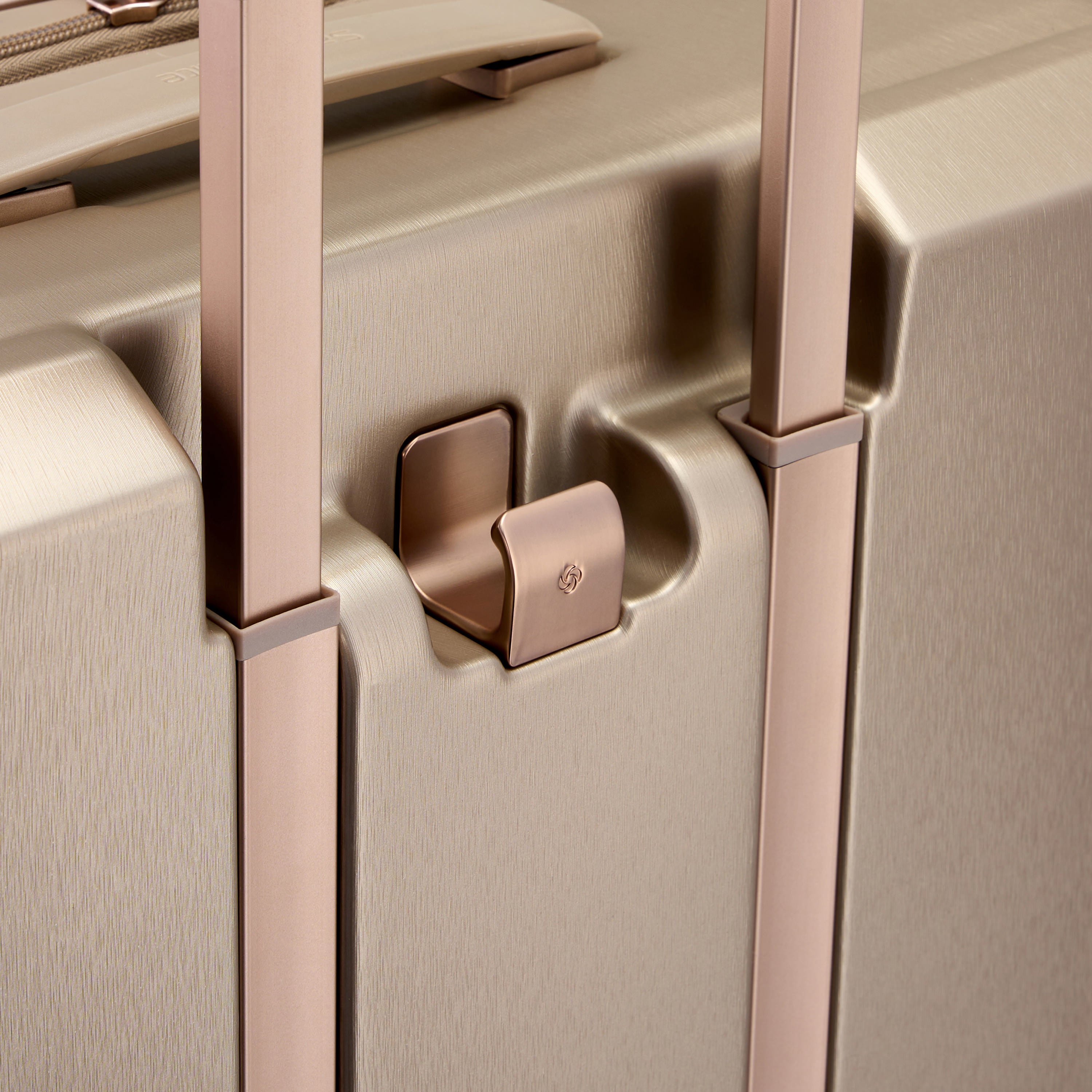 151103-1173_D861_HANGER