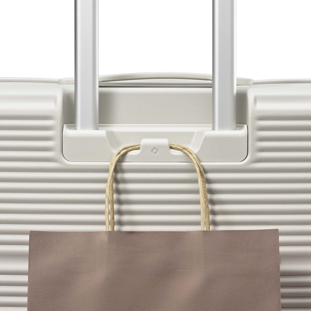 156523-1830_F740_ACCESSORYCLIP_2_83d21def-f864-4086-861d-9f6ad6ab66aa