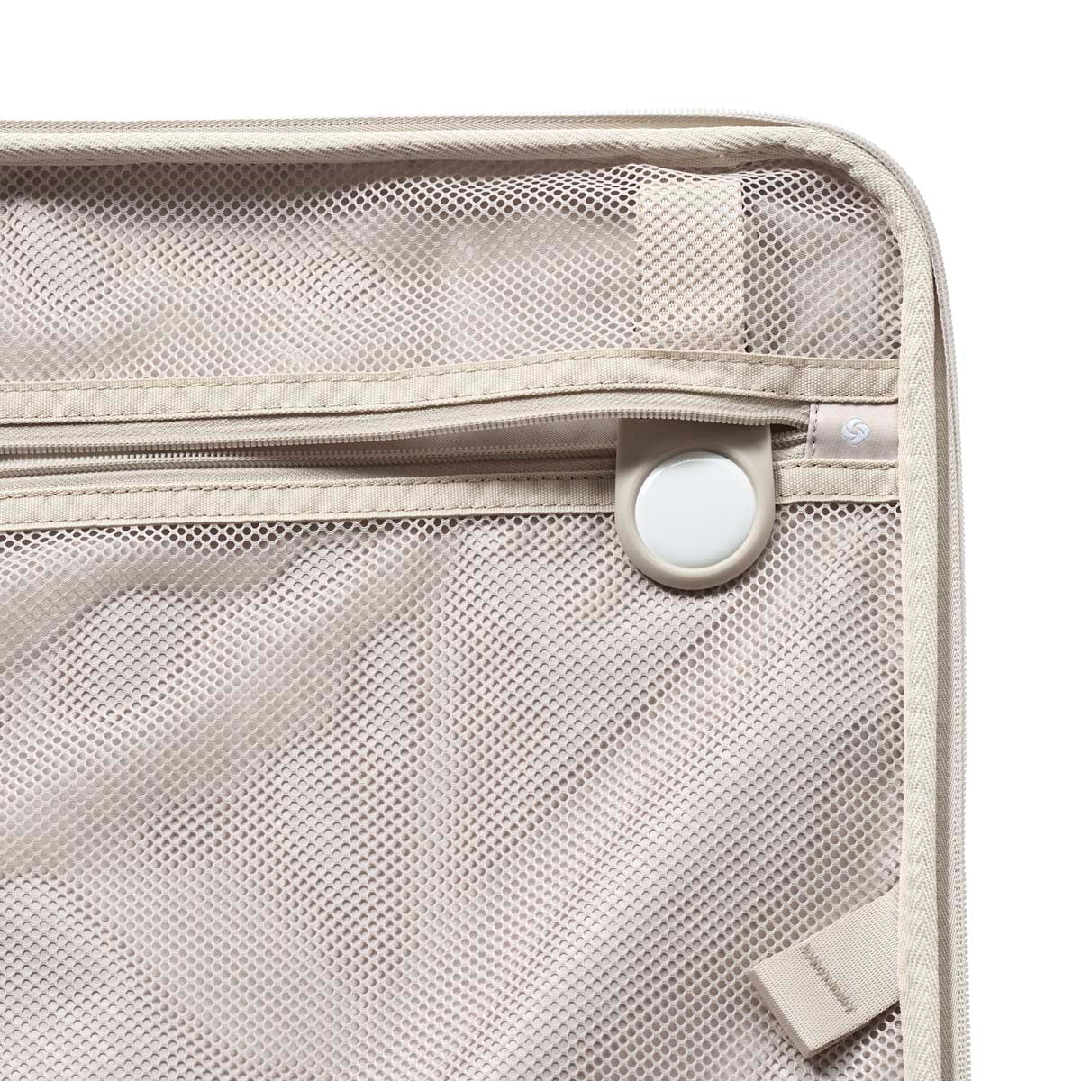 156525-1830_F740_ACCESSORYCLIP_1