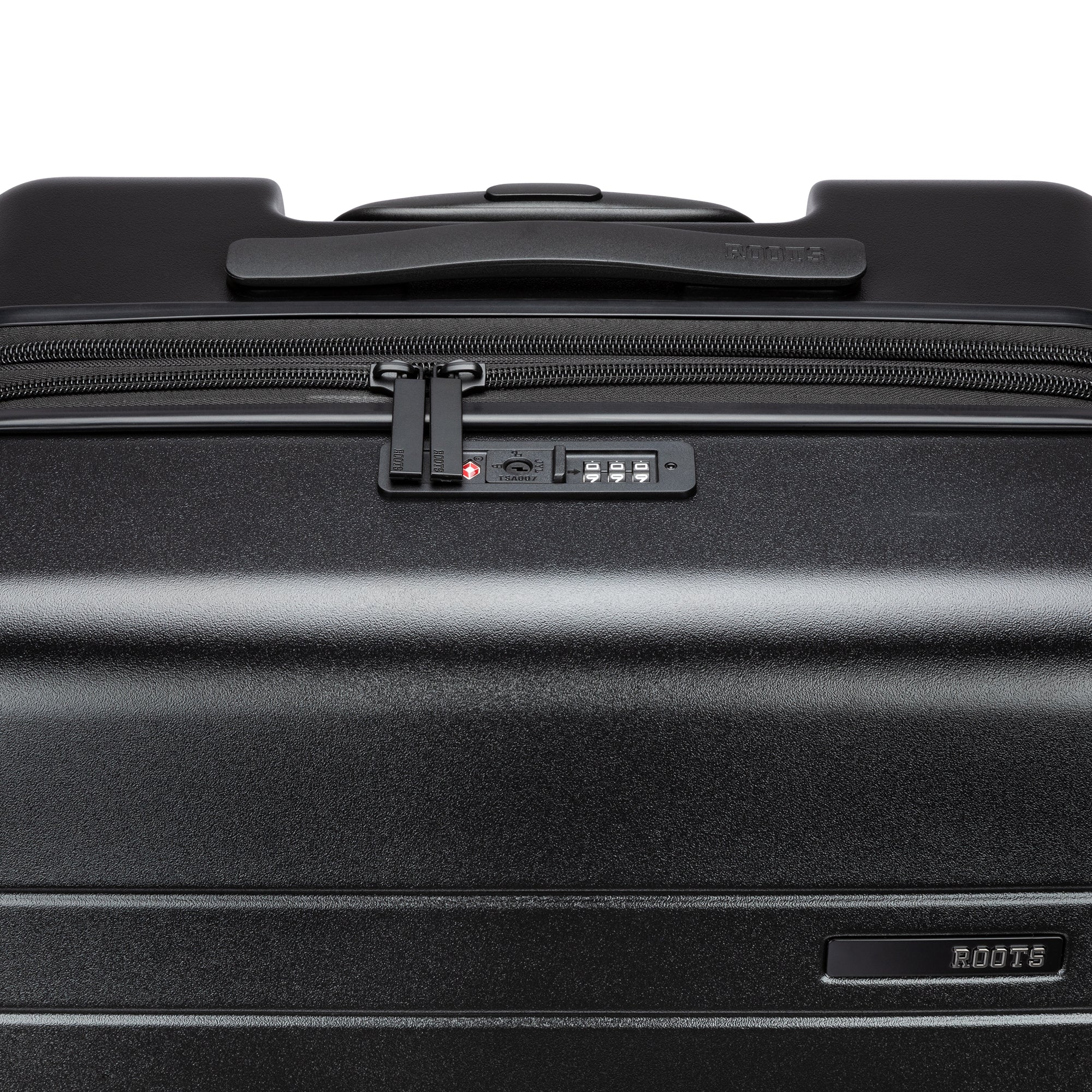 RO10174_Black_Locks_e6140152-08c2-4827-b6bc-f273ebc41eb1