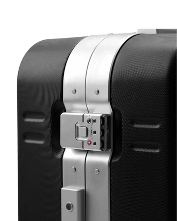 Ramverk_Pro_Carry-on_Black_Out_New-5