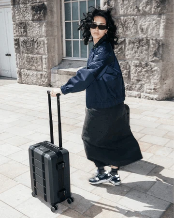 Ramverk_Pro_Carry-on_Black_Out_New